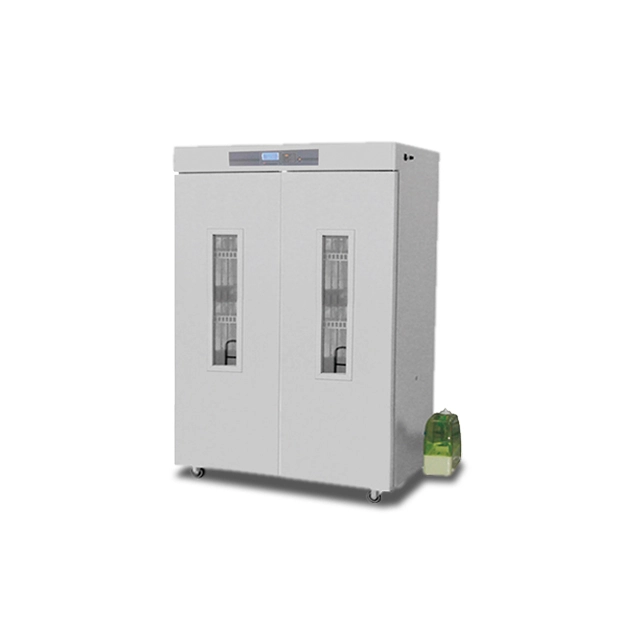 Artificial Climate Incubator / Plant Growth Chamber